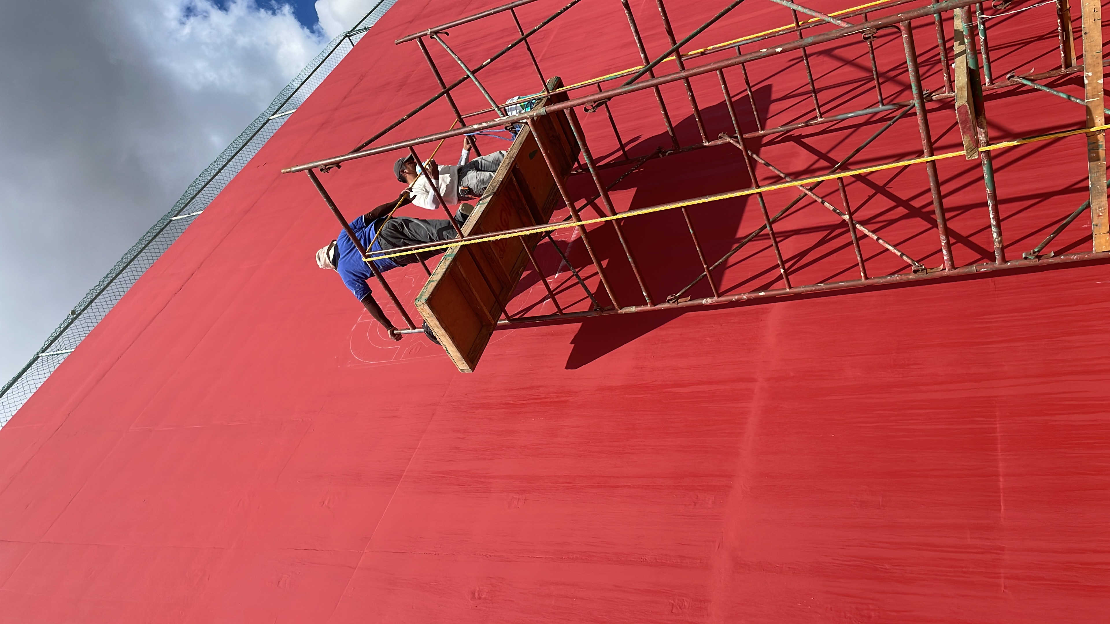 Polideportivo exterior rojo